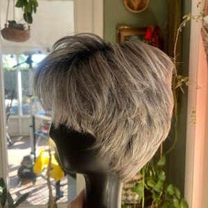 Ember Estetica Gray Women's Wig color Chromert1B